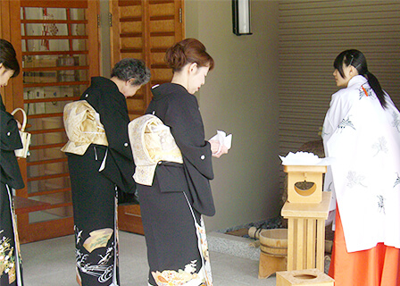 神前結婚式 参列人数